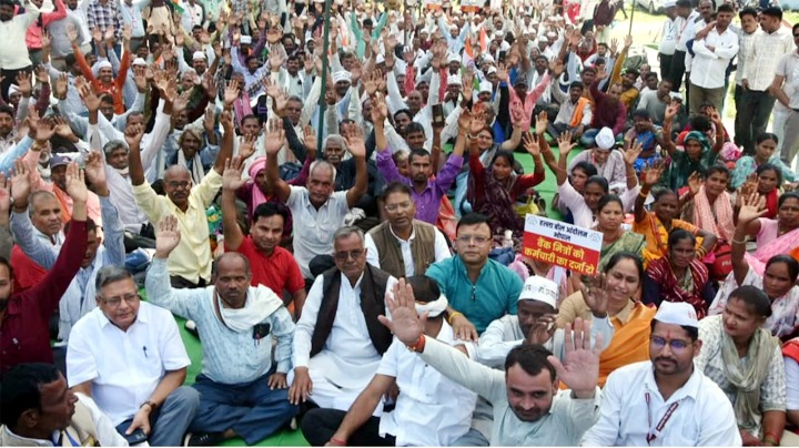 बीस साल की नौकरी नहीं बढ़ा मानदेय, भोपाल में कल प्रदर्शन