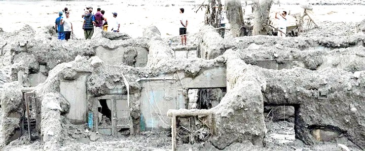 नेपाल त्रासदी: ठाणे के 10 कैलाश मानसरोवर यात्री अब भी लापता