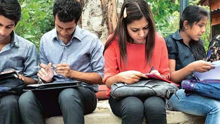 किताबों में देरी से निपटने के लिए ई कंटेंट तैयार