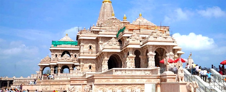 छह वर्ष में बदल गया पूजा से उत्सव तक का स्वरूप