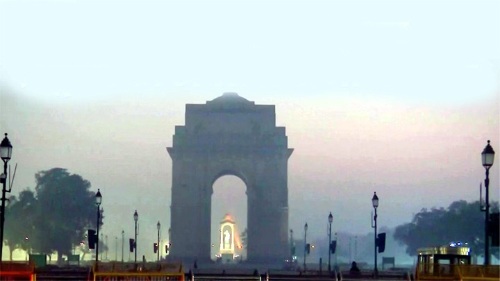राजधानी का एक्यूआई गिरा, लेकिन तीन इलाकों में प्रदूषण अधिक