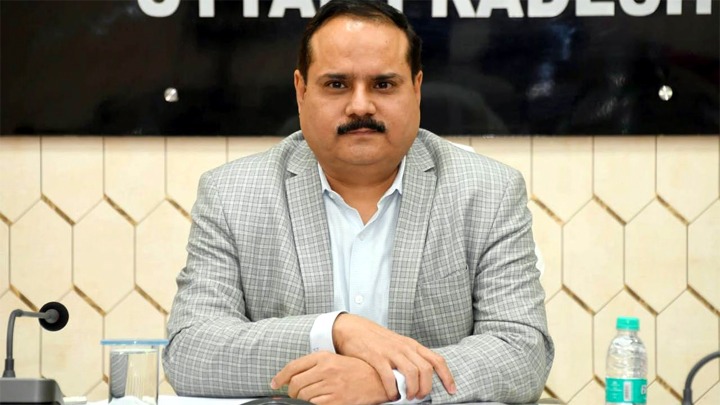 विवादित पोस्ट की भाषा पर चुनाव आयोग ने मांगी माफी