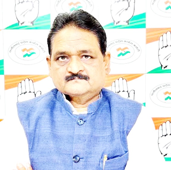 मुख्यमंत्री का सिंगापुर दौरा फिजूलखर्ची- कांग्रेस