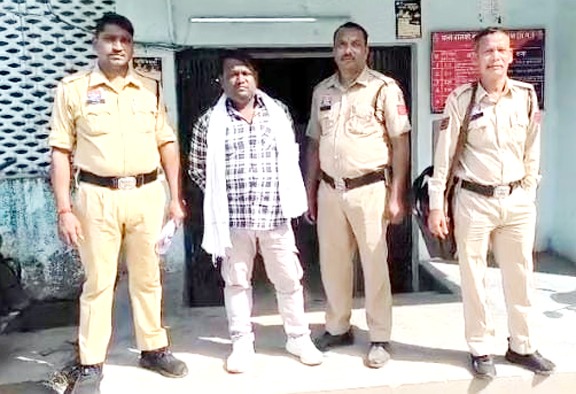 सात लाख रुपए की धोखाधड़ी के आरोप में फरार आरोपी गिरफ्तार